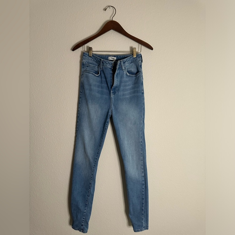 Forever 21 Light Wash Skinny Jeans